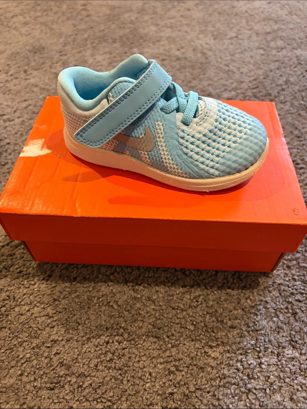 NEW in Box Nike Kids Sky Blue and White Velcro Athletic Sneakers 6c